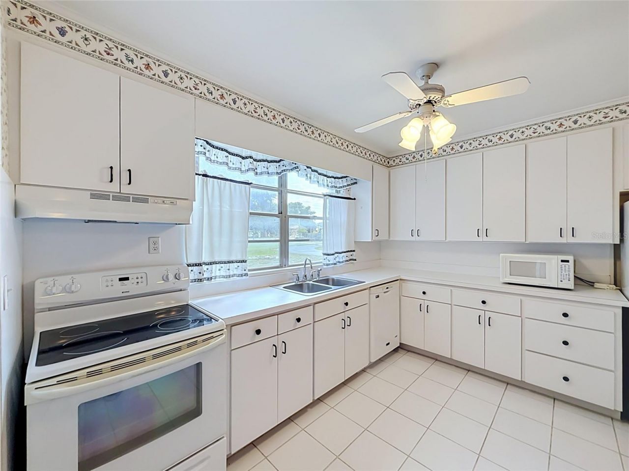 3271 Robinson Street , Zellwood, FL 32798 Photo