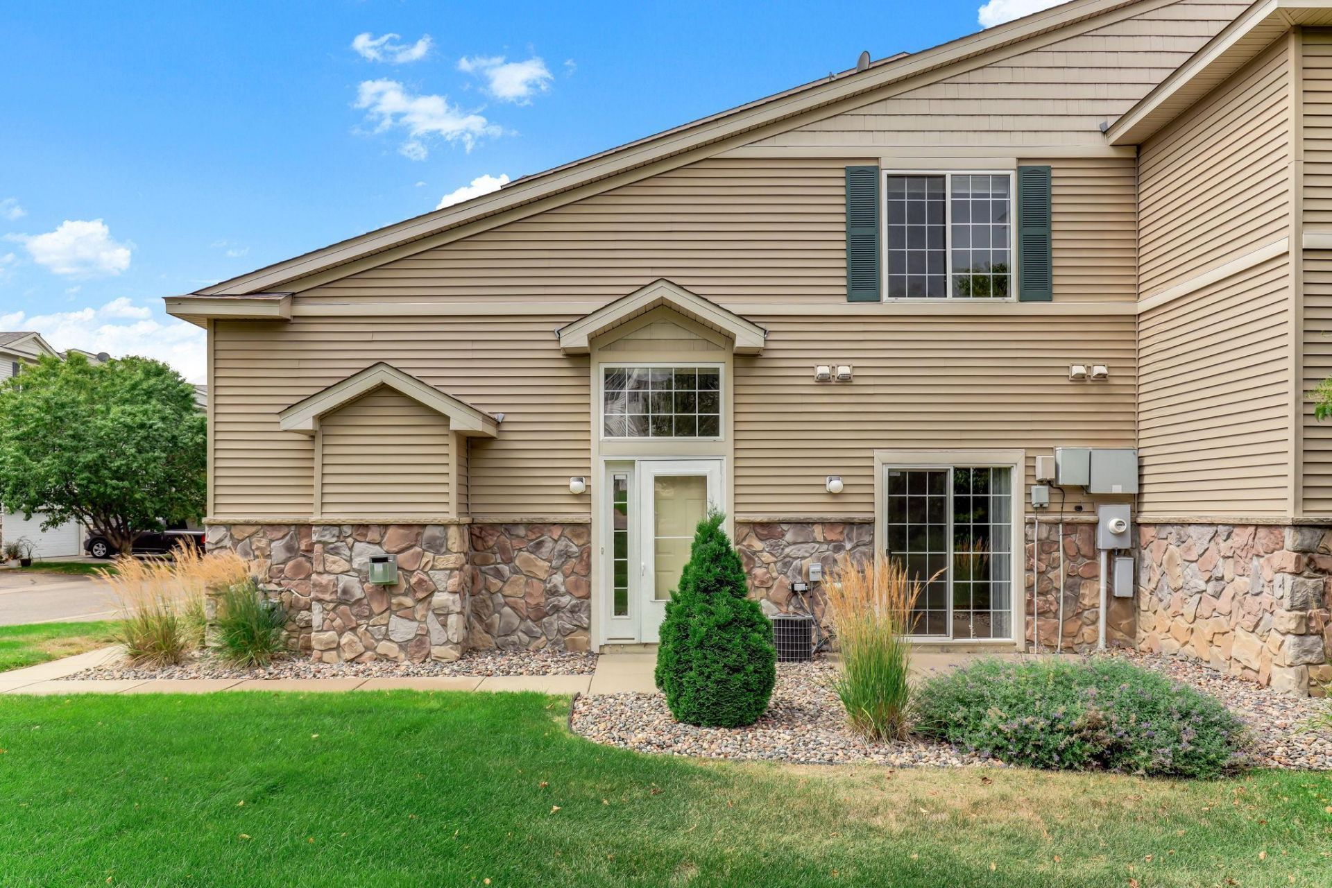 6784 Pine Crest Trail S, Cottage Grove, MN 55016 Main Photo