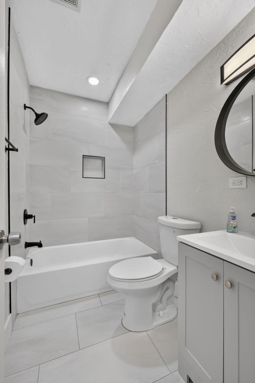840 Bradley Street, West Palm Beach, FL 33405 Photo