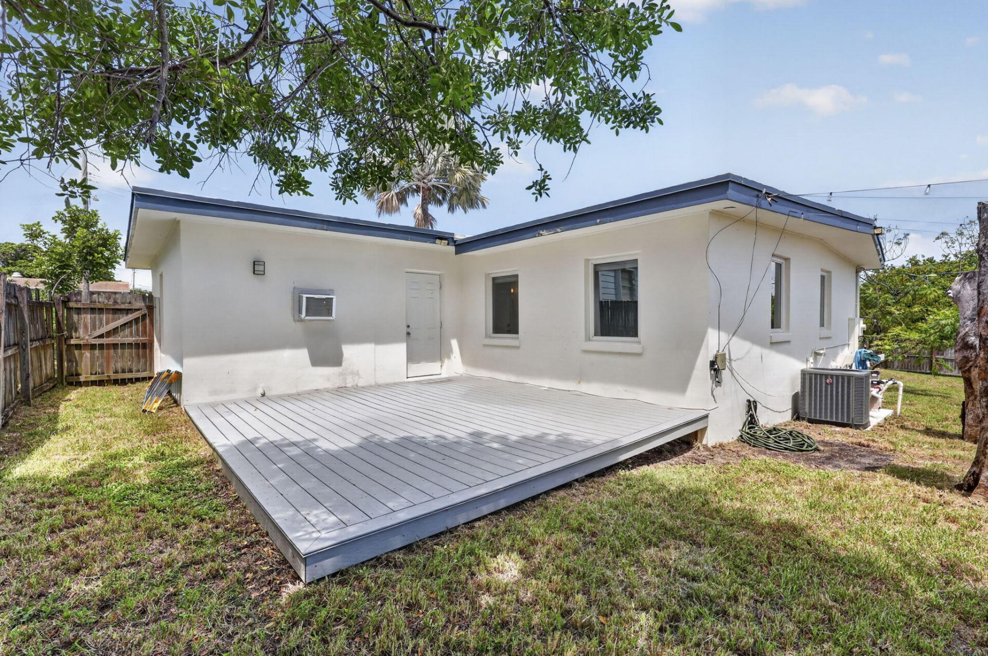 840 Bradley Street, West Palm Beach, FL 33405 Photo