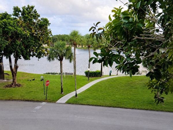 301 Cambridge Rd , Unit 306, Hollywood, FL 33024