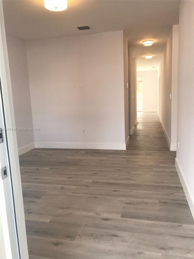 803 E 28th St, Unit 803, Hialeah, FL 33013 Photo