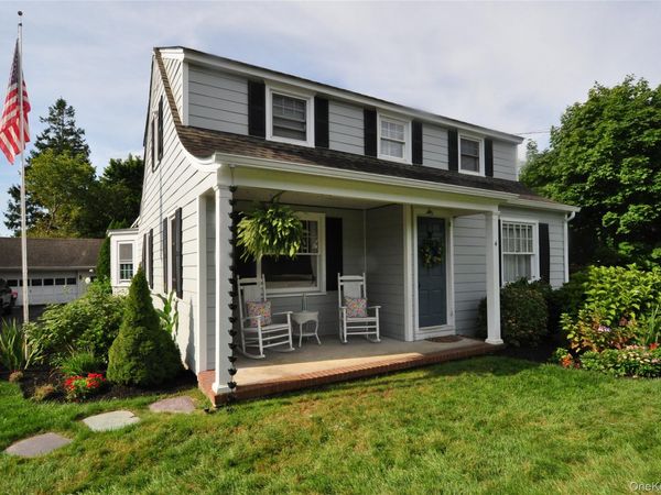 4 Crosby Street , Center Moriches, NY 11934