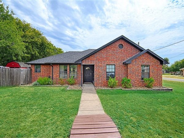 1102 14th Street, Honey Grove, TX 75446