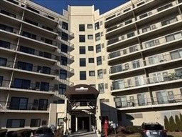 133 Commander Shea Blvd, Unit 605, Quincy, MA 02171