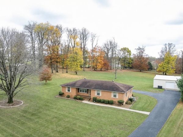1200 Sullivan Dr , Lafayette, TN 37083