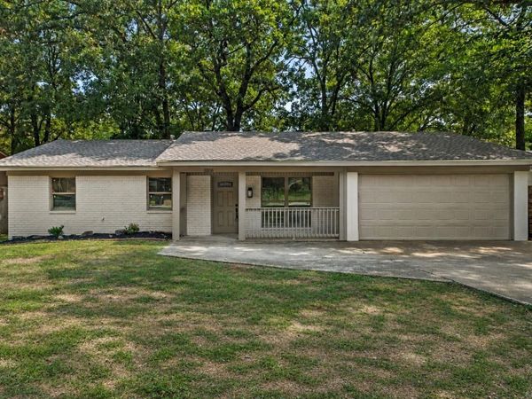8806 Oakhaven Drive, Sherwood, AR 72120