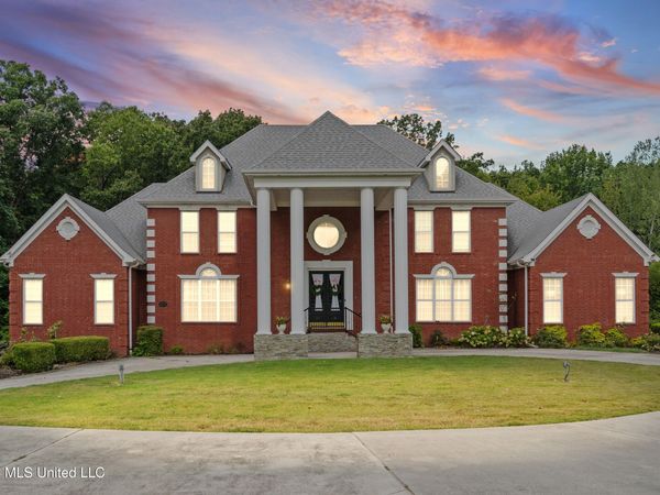 3903 Misty Oaks Lane, Nesbit, MS 38651