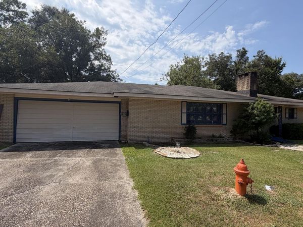 620 Owens St., Columbia, MS 39429