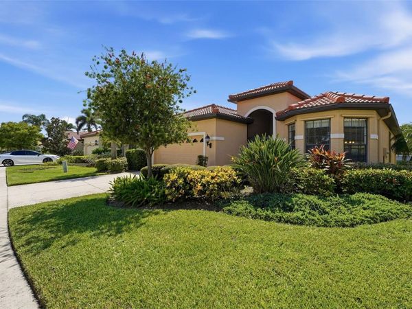 8155 STIRLING FALLS CIRCLE , SARASOTA, FL 34243