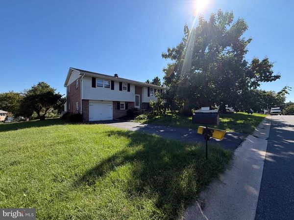 608 BEACH STREET, READING, PA 19605