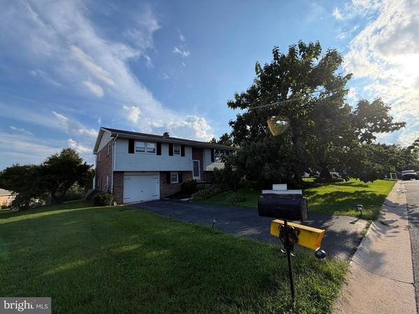 608 BEACH STREET, READING, PA 19605