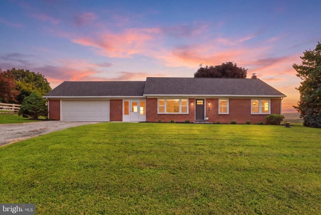 1724 JEFFERSON ROAD , SPRING GROVE, PA 17362