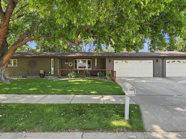 1513 MINUTEMAN DR, Rapid City, SD 57701