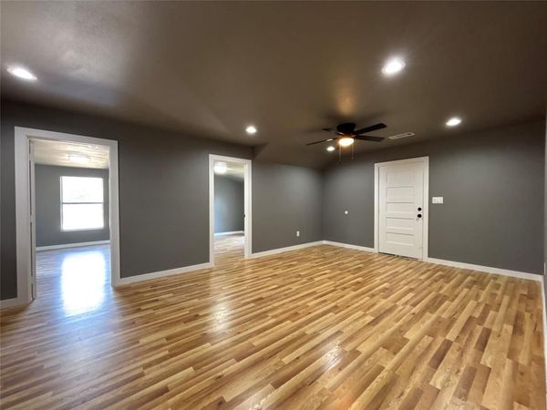 410 S Kaufman Street , Seagoville, TX 75159