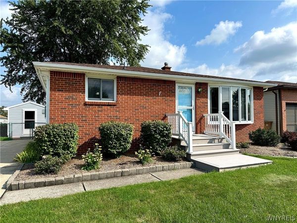 104 Castlewood Drive, Buffalo, NY 14227