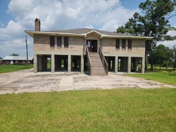 1513 BAYOU DULARGE Road, Theriot, LA 70397