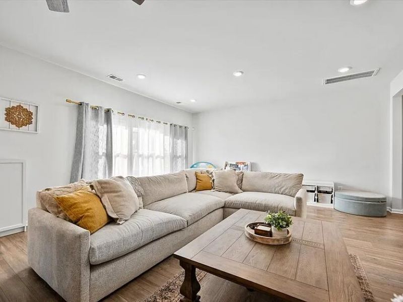 120 Woodland Oak Way Photo 4