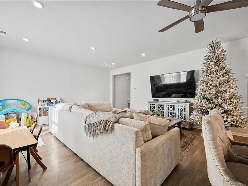 120 Woodland Oak Way Photo 5