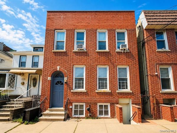 1823 Radcliff Avenue , Bronx, NY 10462