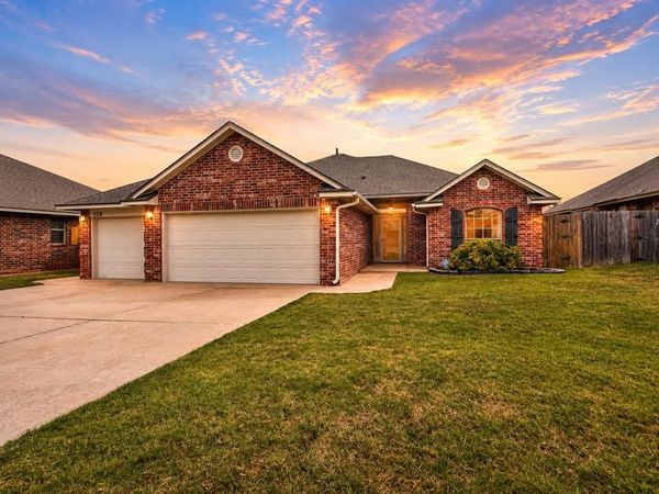 528 Loyd Lane, Moore, OK 73160