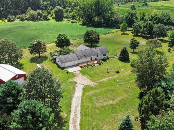 54585 W County Road 365, Lawrence, MI 49064
