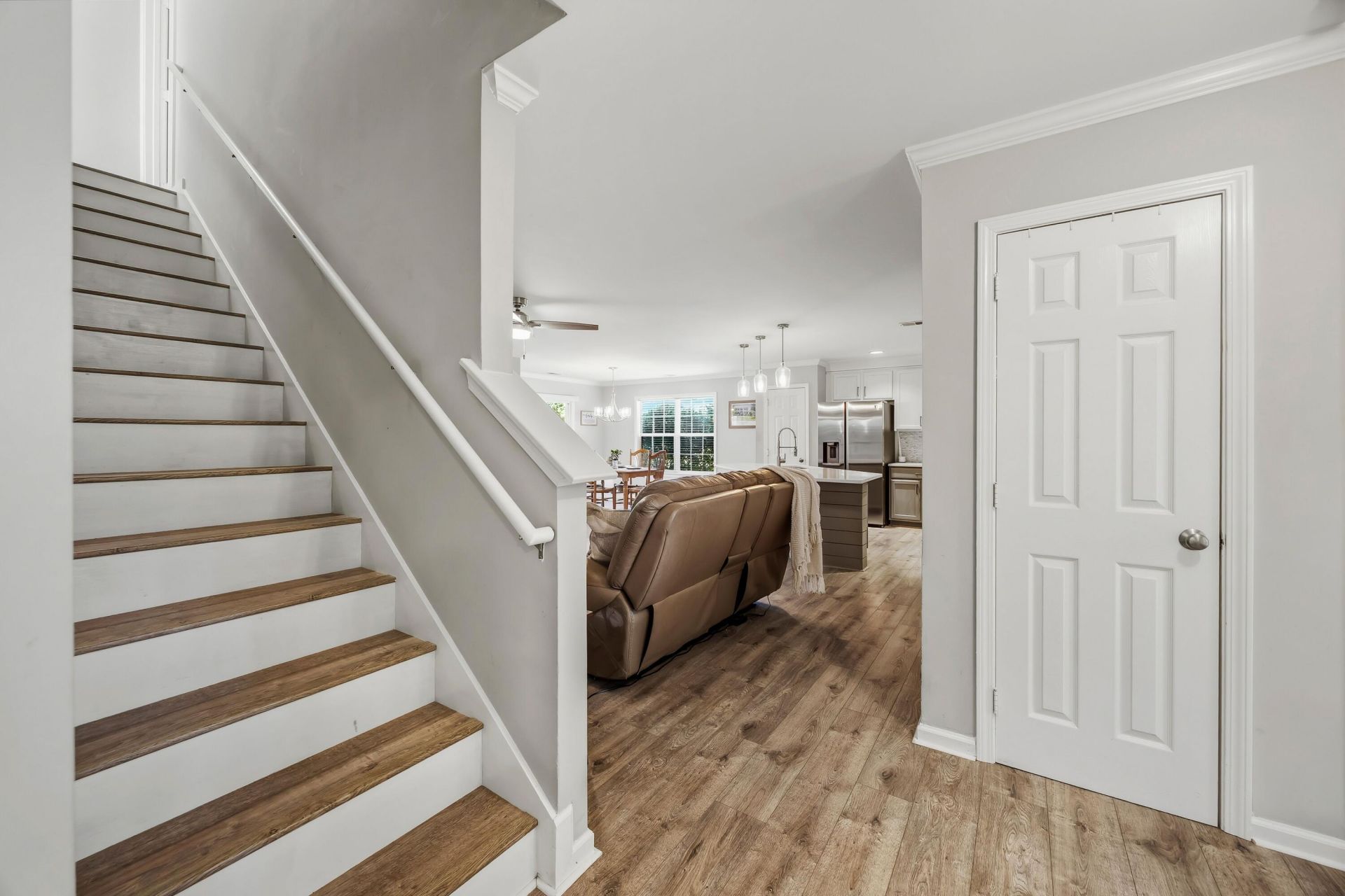 163 Oakesdale Drive Photo 32