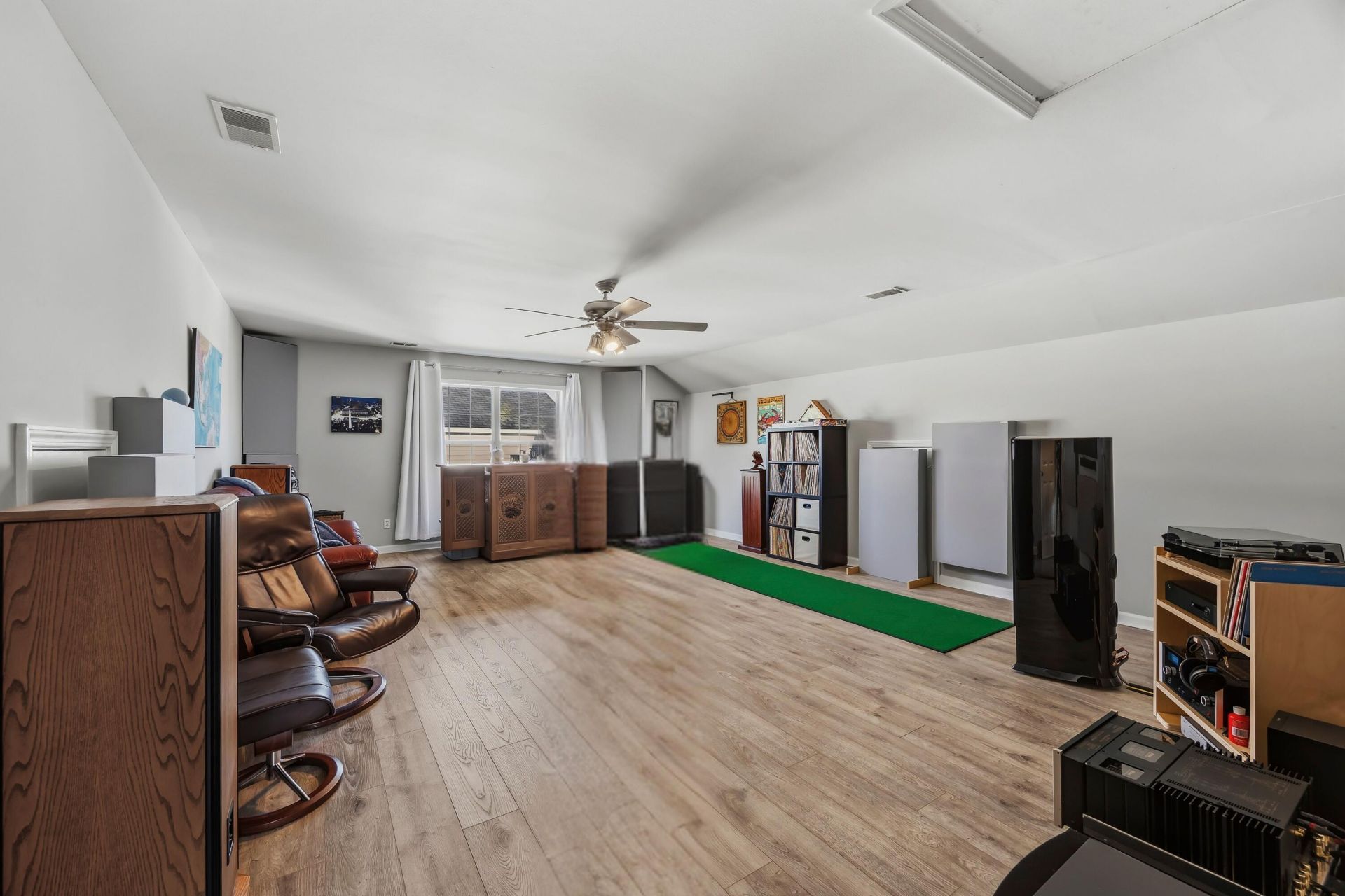 163 Oakesdale Drive Photo 37