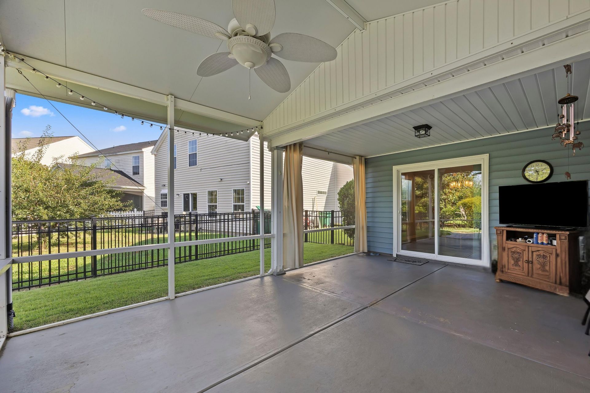163 Oakesdale Drive Photo 43