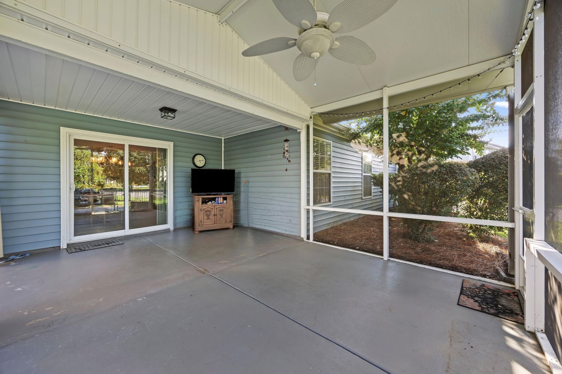 163 Oakesdale Drive Photo 44