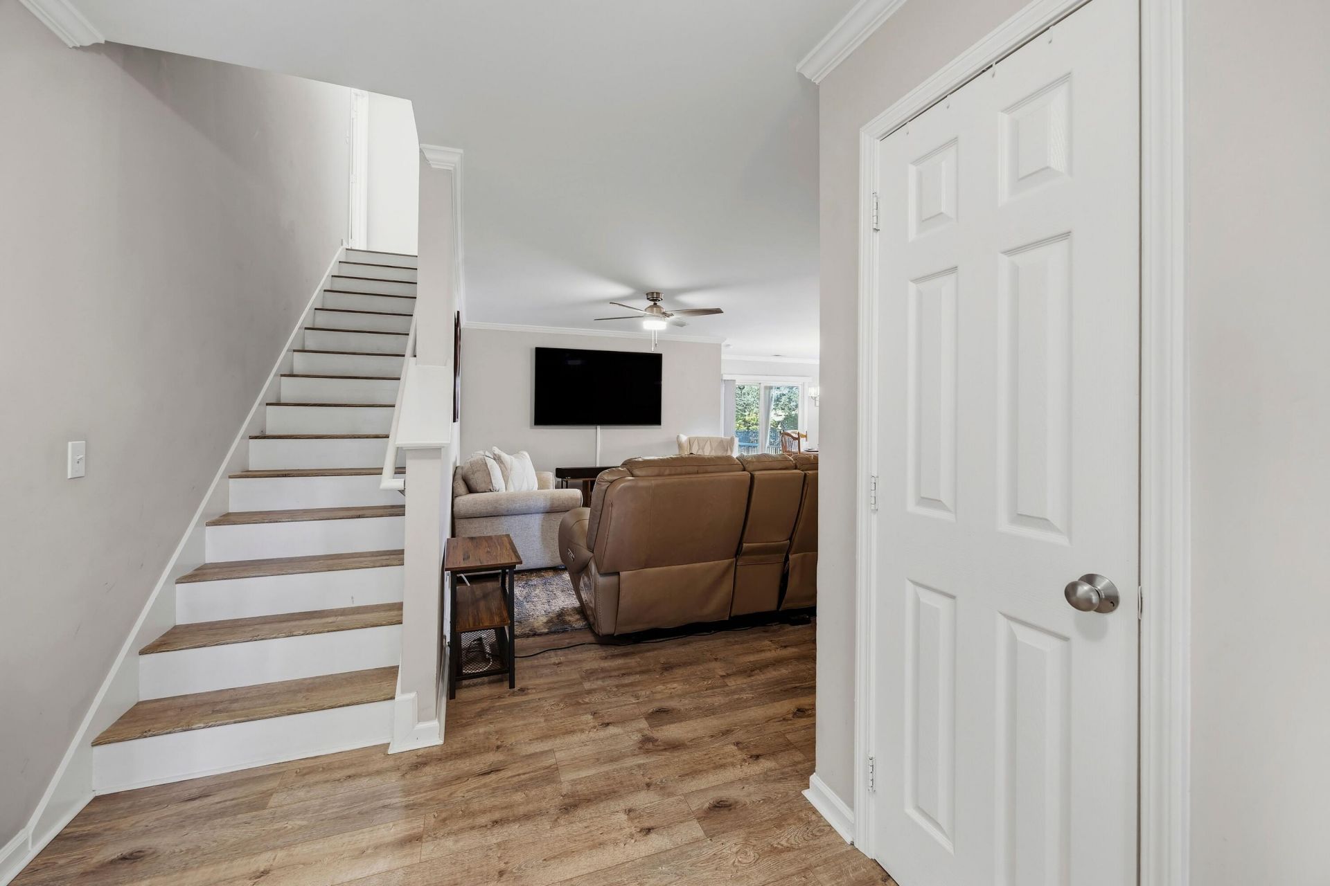 163 Oakesdale Drive Photo 6