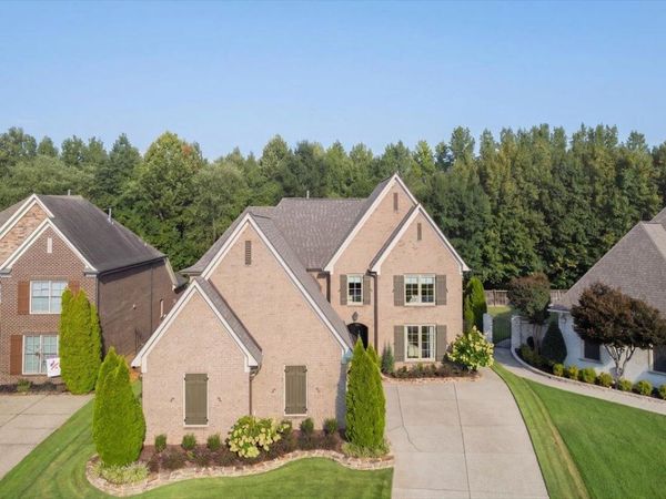 1689 DE HAIG LN, Collierville, TN 38017