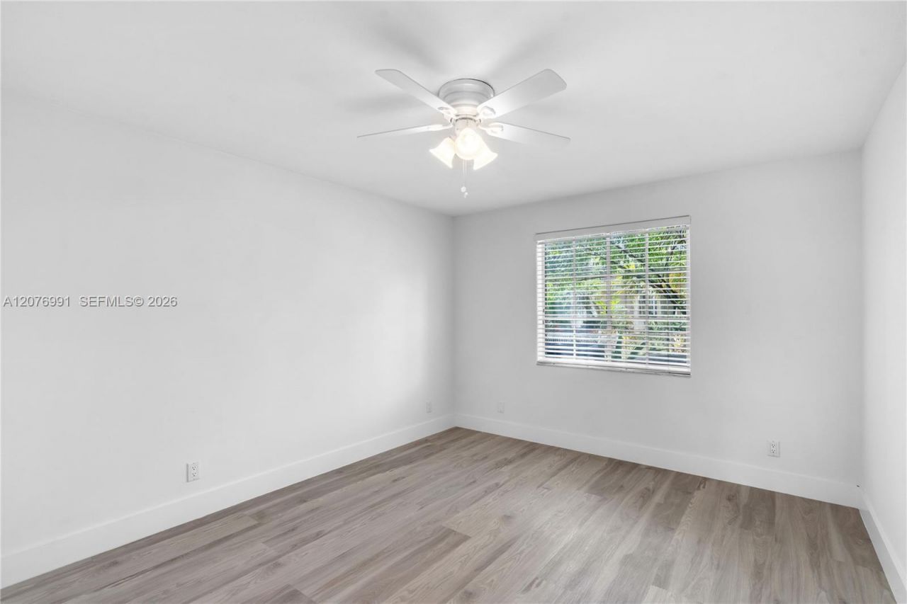 950 NW 197th Ter , Pembroke Pines, FL 33029 Photo