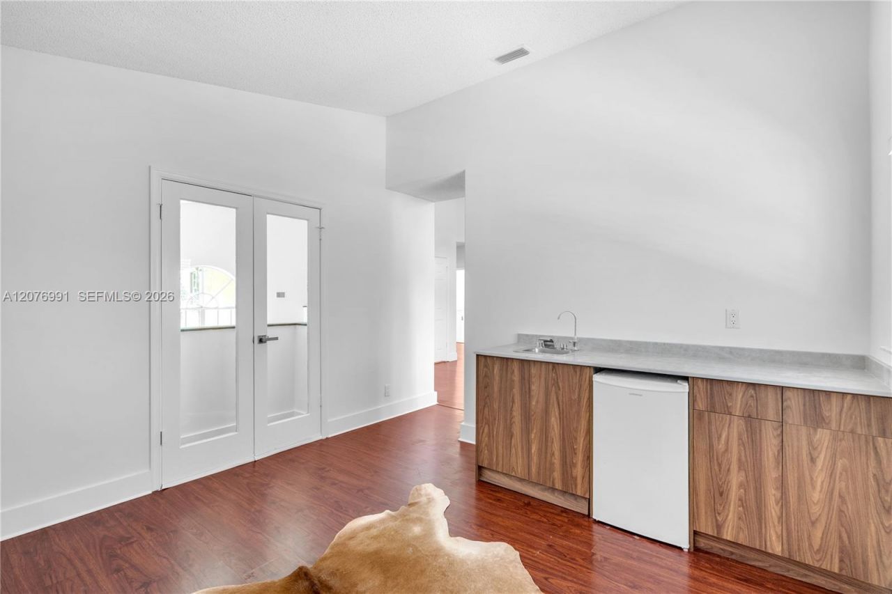 950 NW 197th Ter , Pembroke Pines, FL 33029 Photo