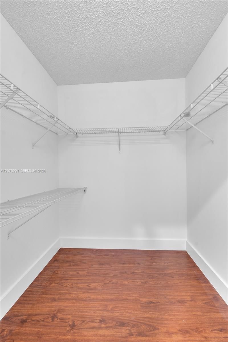 950 NW 197th Ter , Pembroke Pines, FL 33029 Photo
