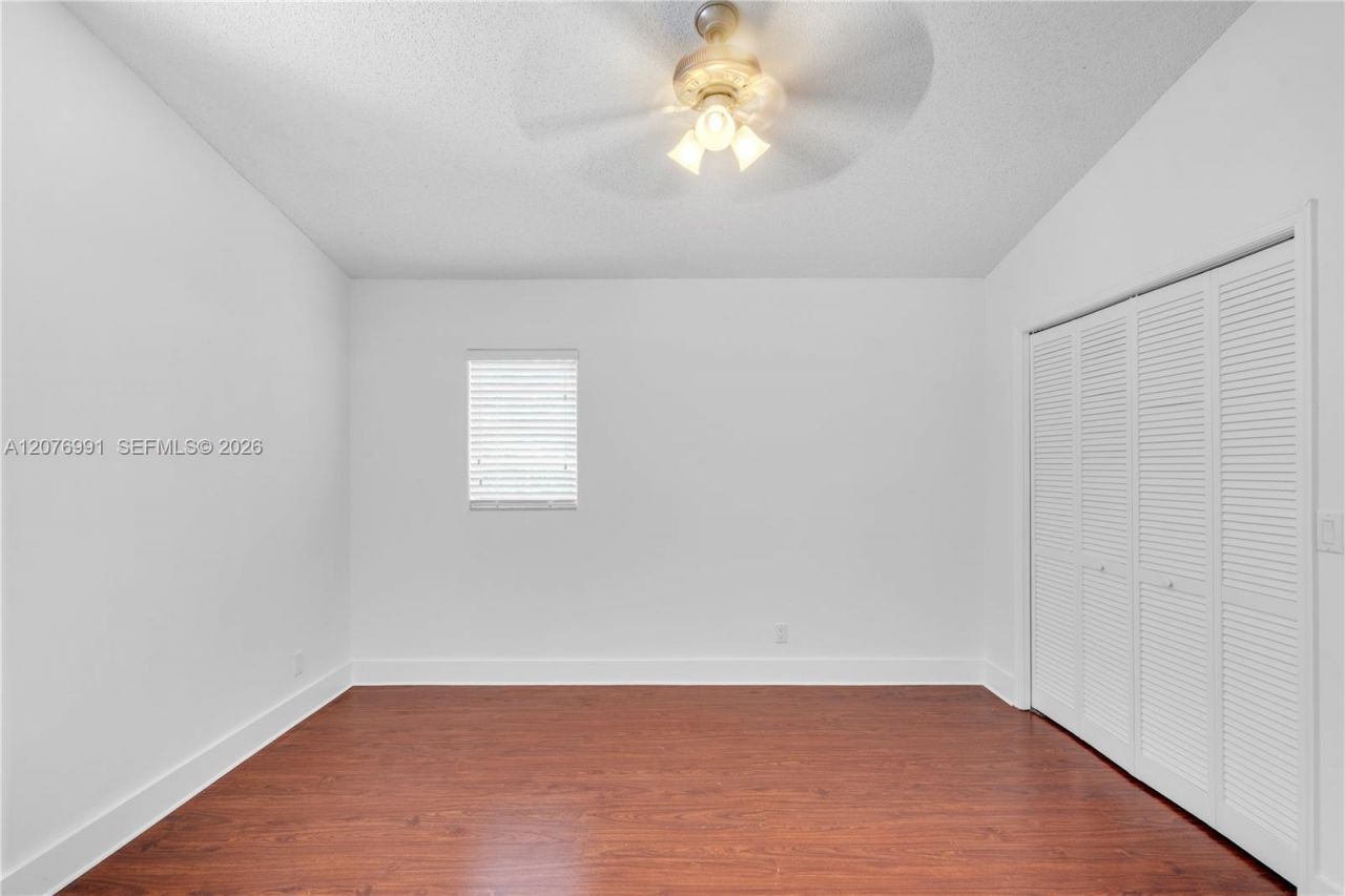 950 NW 197th Ter , Pembroke Pines, FL 33029 Photo
