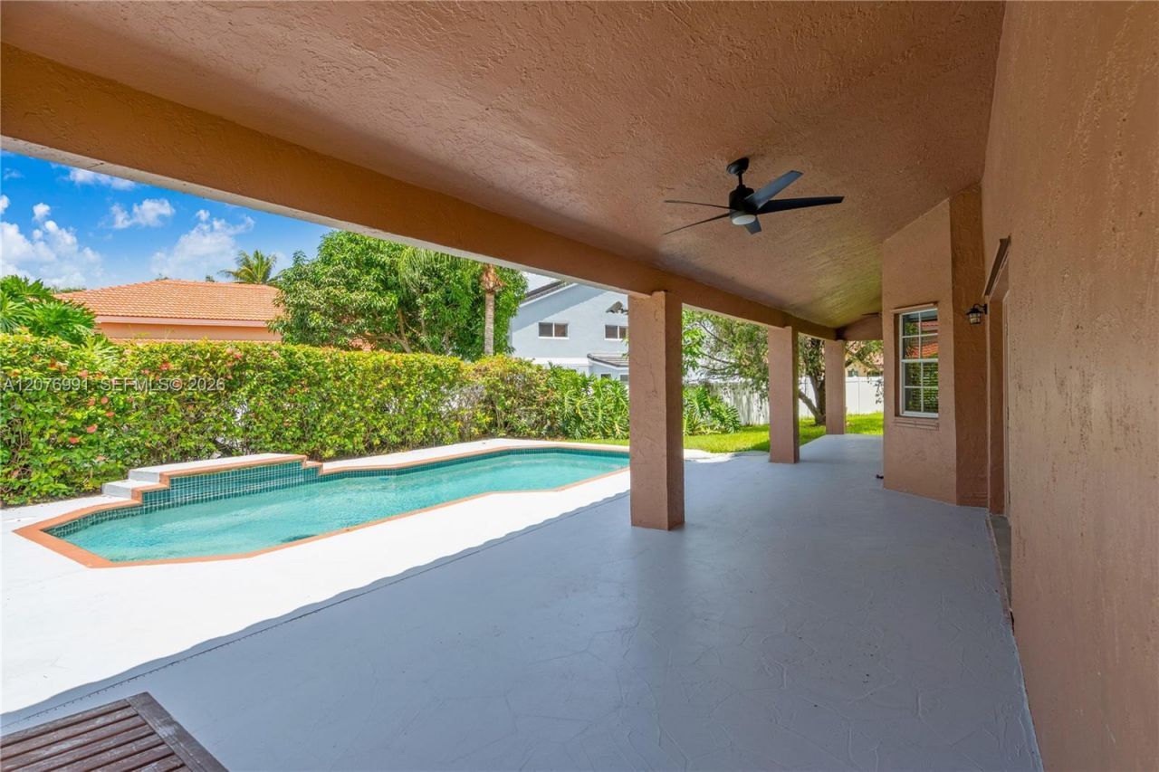 950 NW 197th Ter , Pembroke Pines, FL 33029 Photo