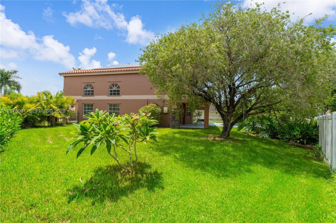 950 NW 197th Ter , Pembroke Pines, FL 33029 Photo