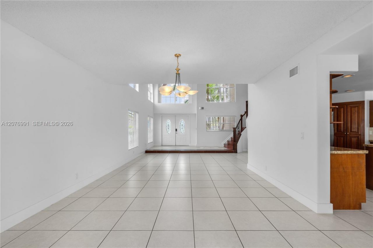 950 NW 197th Ter , Pembroke Pines, FL 33029 Photo