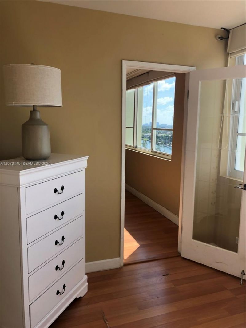 5005 Collins Ave, Unit 1202, Miami Beach, FL 33140 Photo