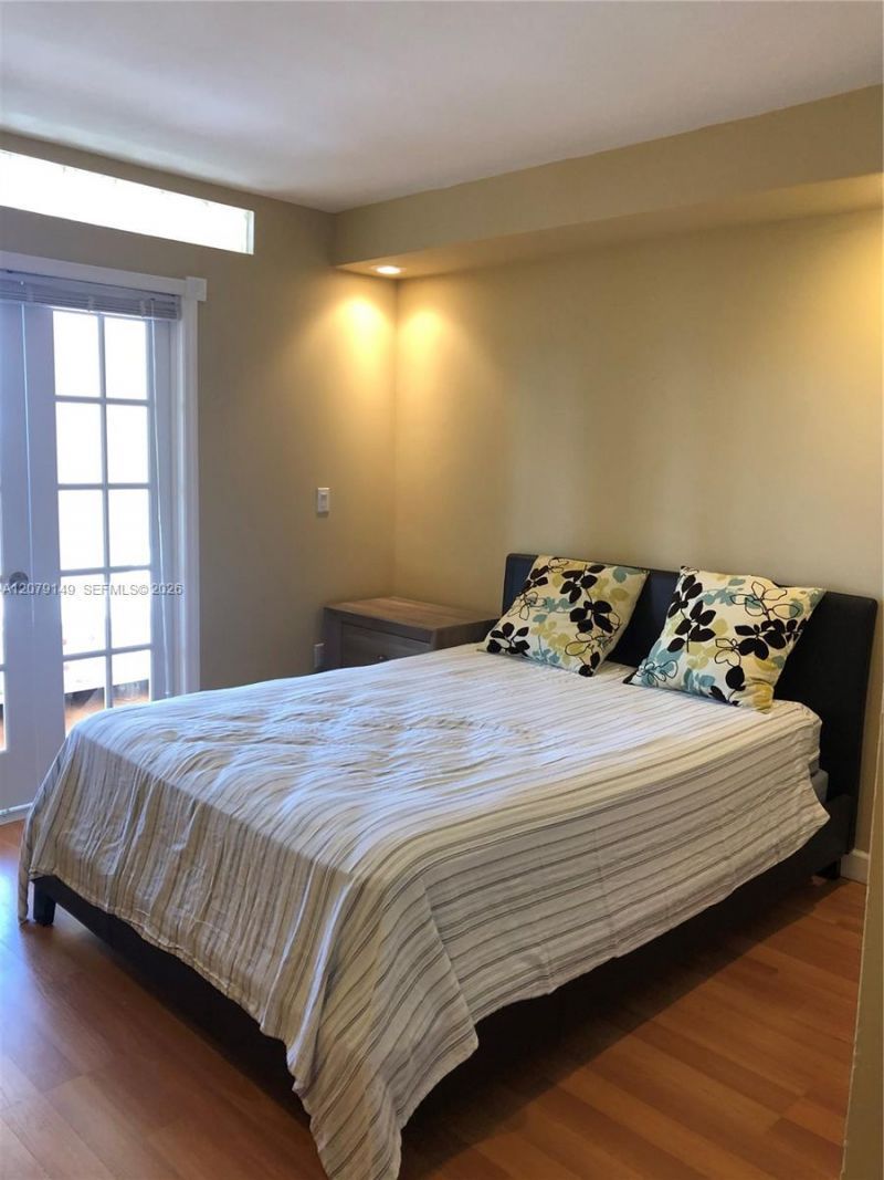 5005 Collins Ave, Unit 1202, Miami Beach, FL 33140 Photo