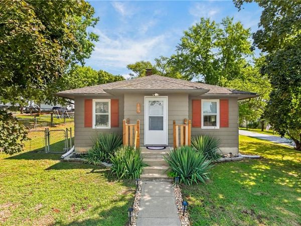 105 S July Street, Dearborn, MO 64439