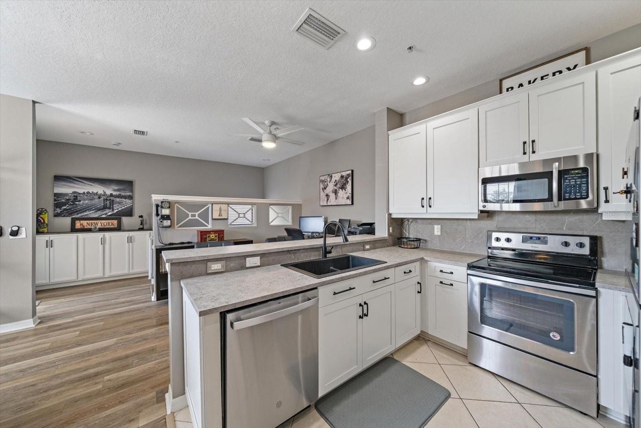 4206 Via Piedra Circle, Unit 3-202, Sarasota, FL 34233 Photo