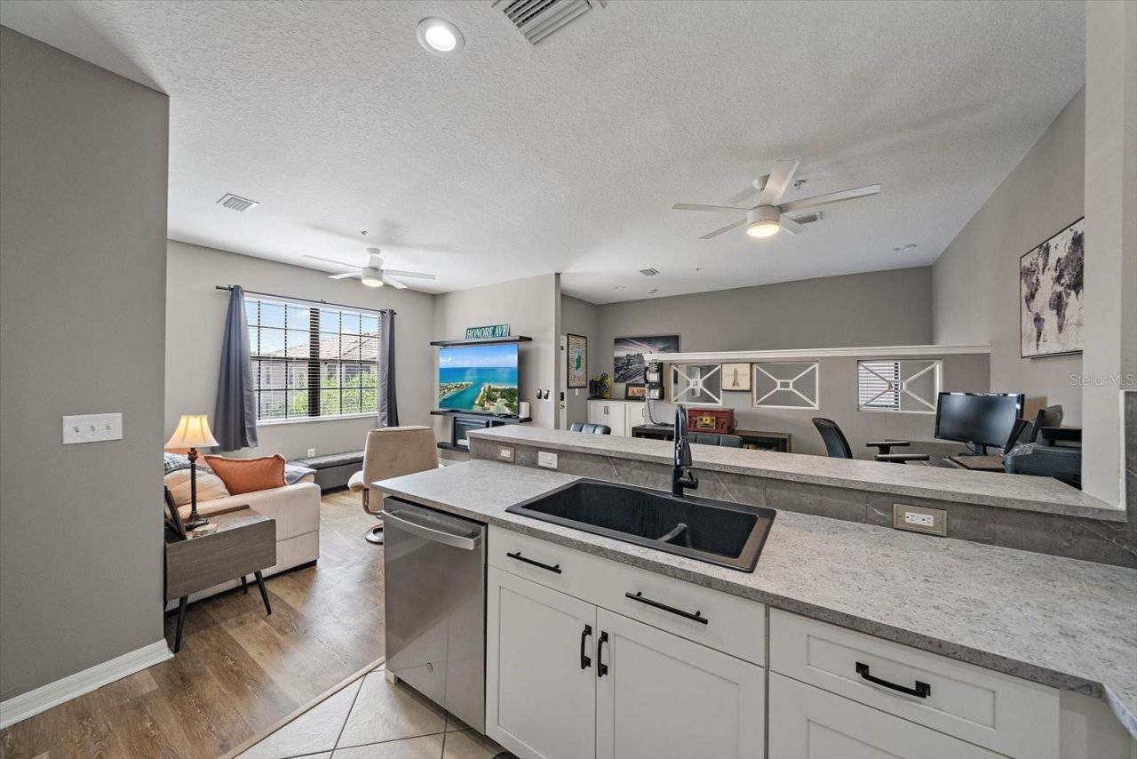 4206 Via Piedra Circle, Unit 3-202, Sarasota, FL 34233 Photo