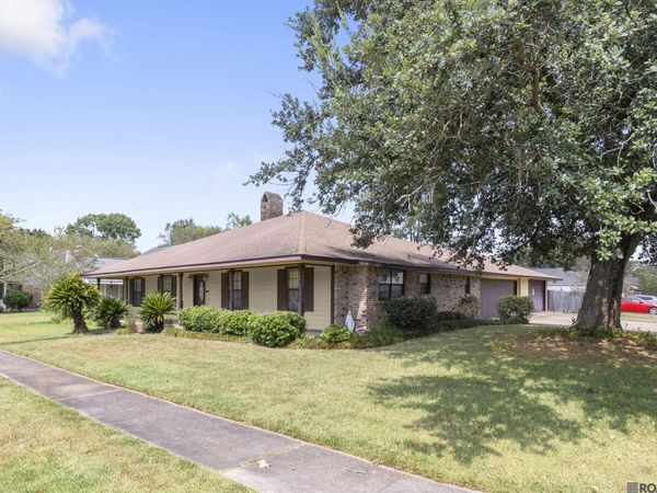 1647 Tallwood Dr, Baton Rouge, LA 70816