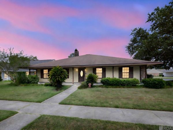 1647 Tallwood Dr, Baton Rouge, LA 70816