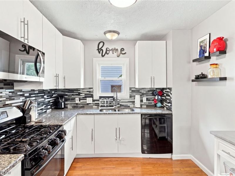 4350 W 49th Street, Cleveland, OH 44144 Photo 14