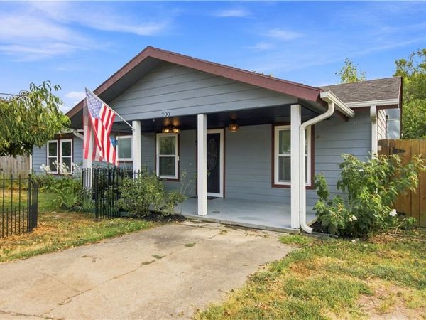 200 Kane Street , Siloam Springs, AR 72761