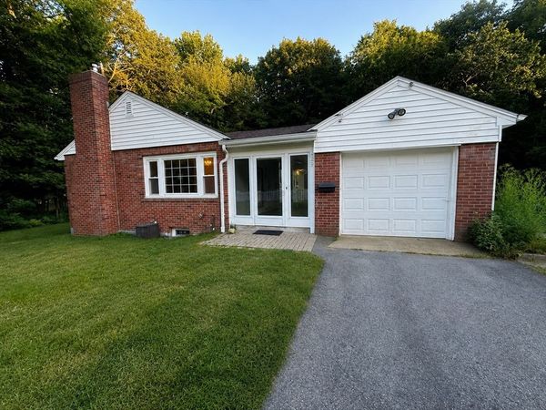 129 Billings St, Sharon, MA 02067