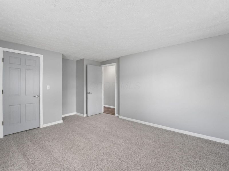 699 Cherry Hollow Road , Unit A, Columbus, OH 43228 Photo 16